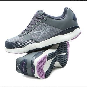 Kuru Women’s Quantum Sneakers - size 8.5  20132385
